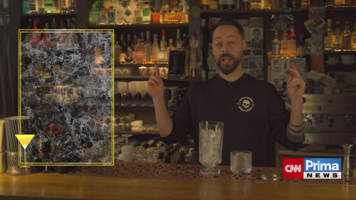 ZA BAREM: Udělejte si doma rychle a jednoduše oblíbený koktejl Negroni